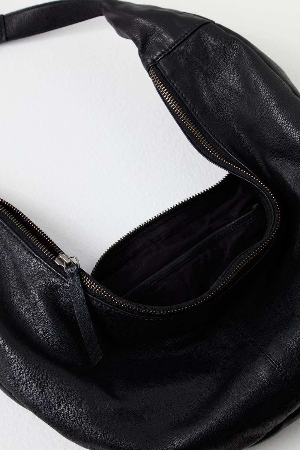 Free People - Idle Hands Sling - Black - Detail