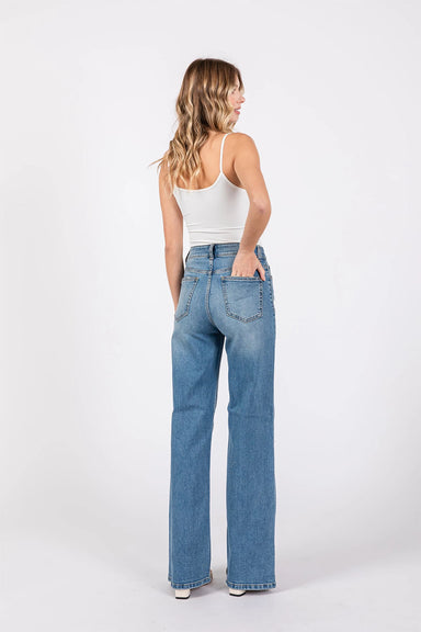 Letter to Juliet - Almost Rigid Highrise Slouchy Jean - Medium - Model Back