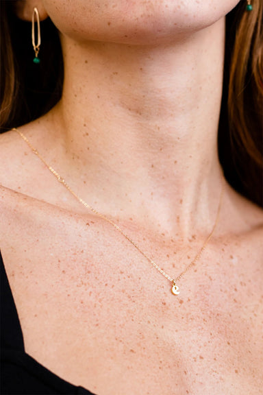 Able - Initial Necklace - Gold - Model