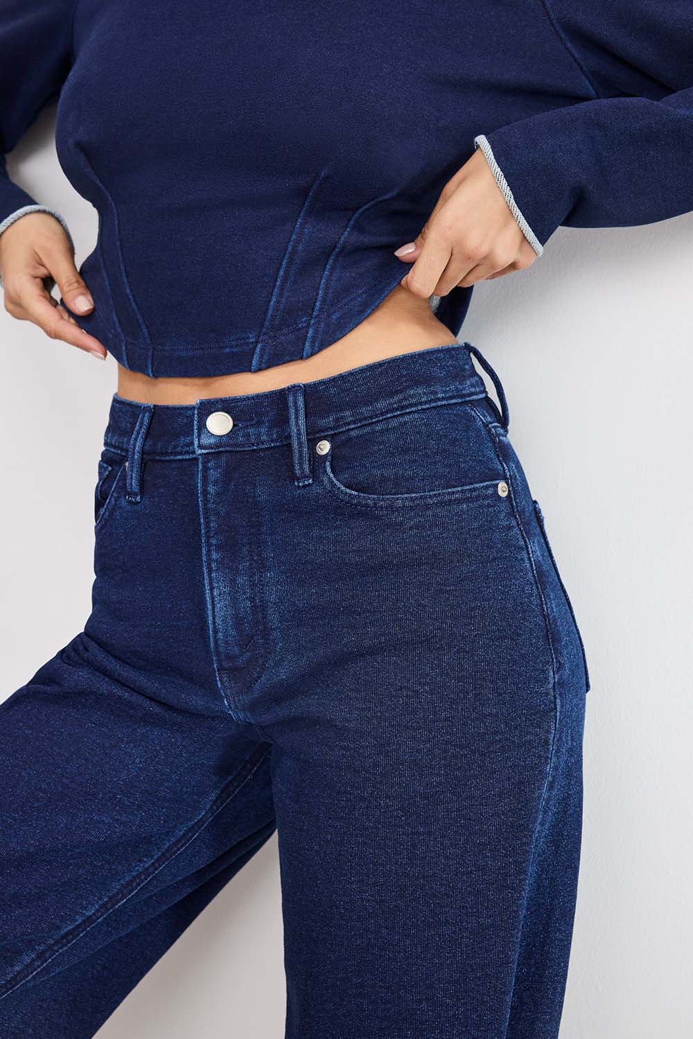 Good American - Jeanius Barrel Sweatpants - Indigo - Front Detail