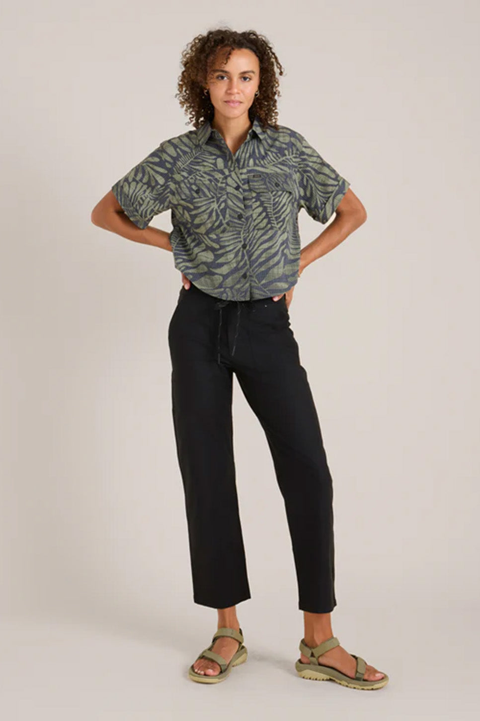 Roark - Bless Up Cropped - Dark Military