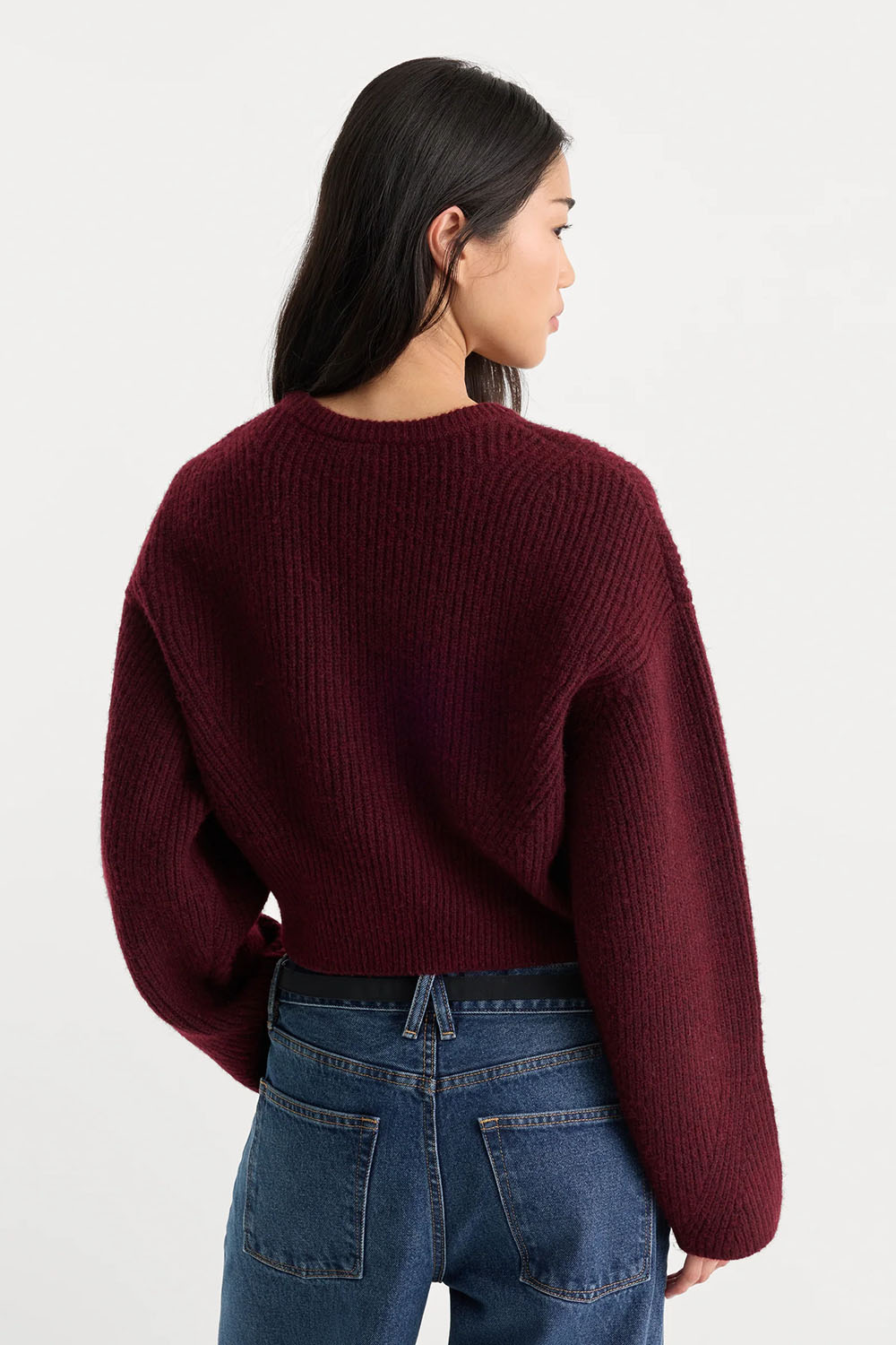 Good American The Chunky Knit Sweater in Berry Noir — Back view