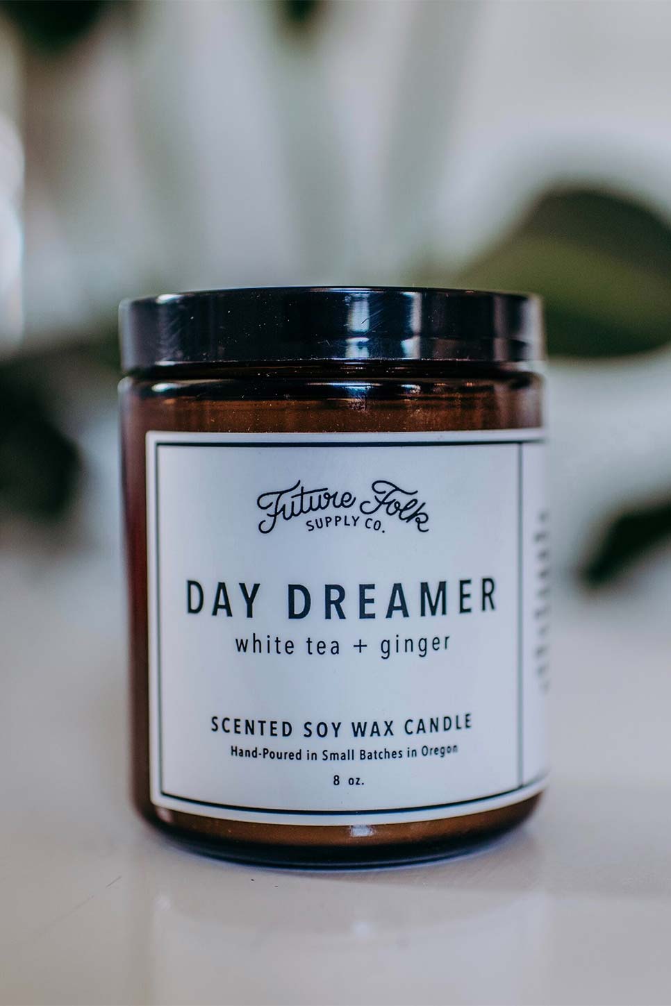 DAY DREAMER 8 OZ CANDLE