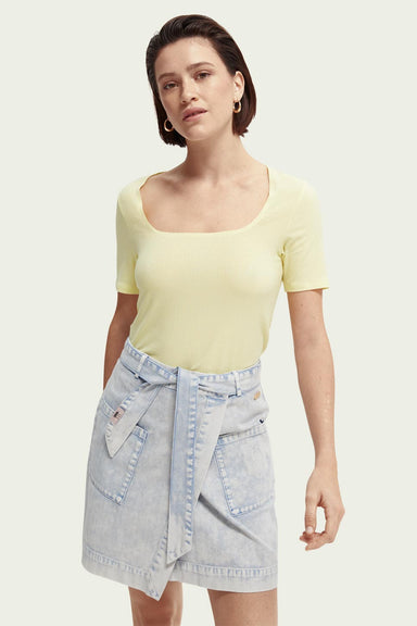 Scotch & Soda - Fitted Ribbed Scoop Neck T-Shirt - Lemon - Front