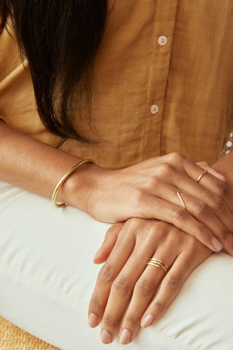 able-chunky-cuff-bracelet-gold-model
