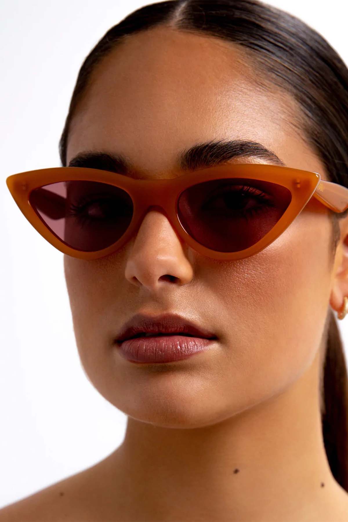 Banbe - The Linda - Burnt Orange - Model